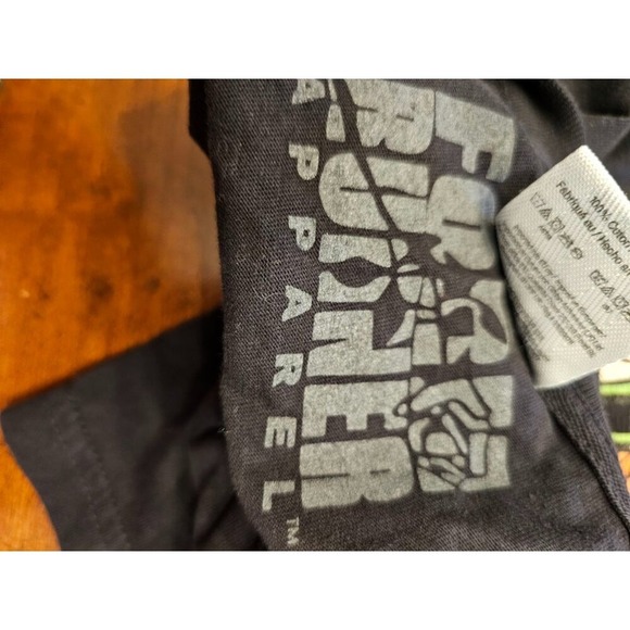 Comfort Colors Form runner T-shirt Size Small Black short sleeve Graphic bunny - Picture 5 of 6